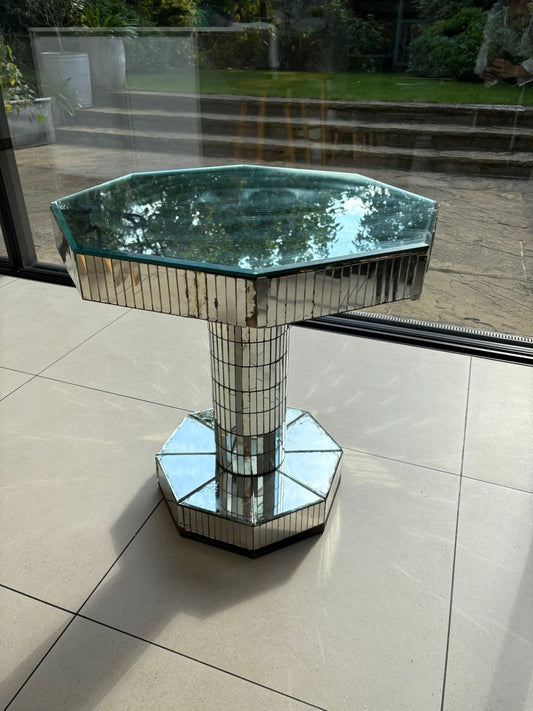 MIRROR TABLE