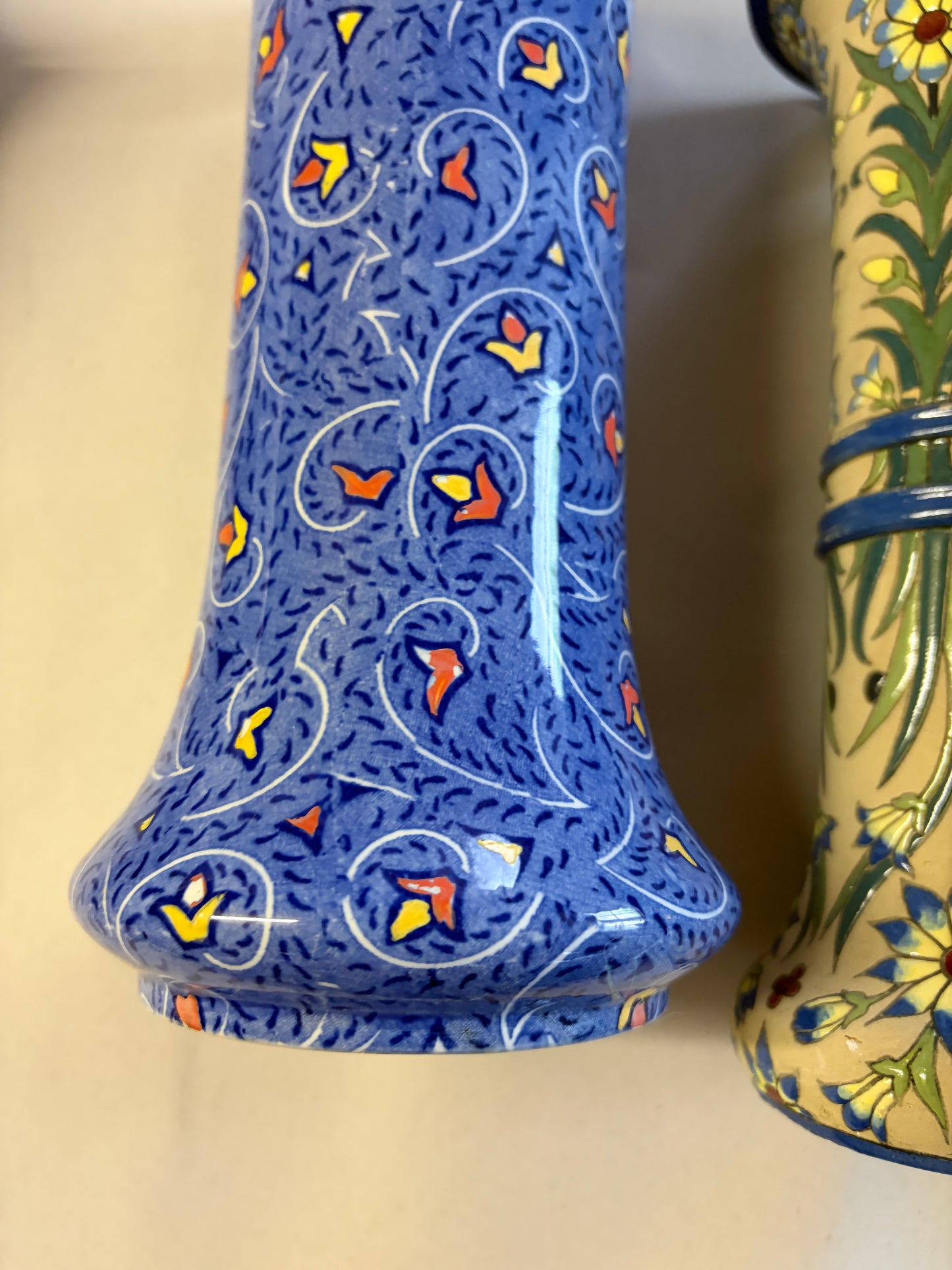 X 3 VASES