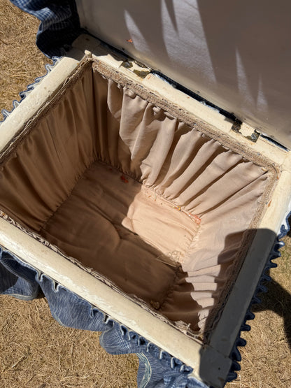 STOOL WITH STORAGE