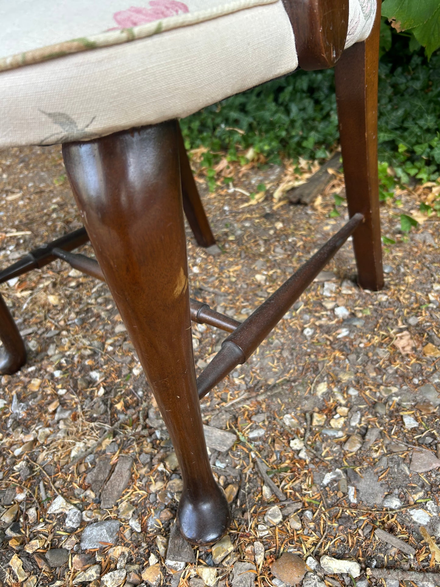 BEDROOM CHAIR