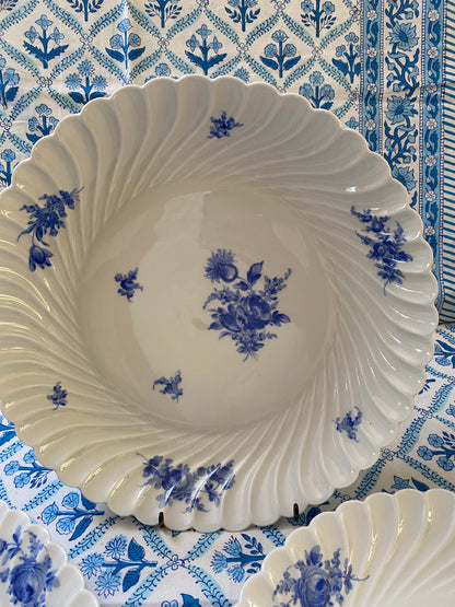 SERVING PLATES