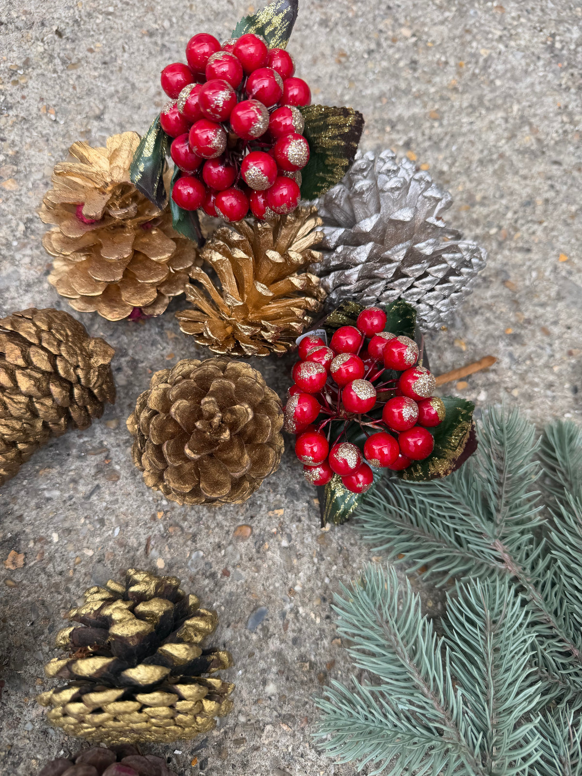 CHRISTMAS DECOR
