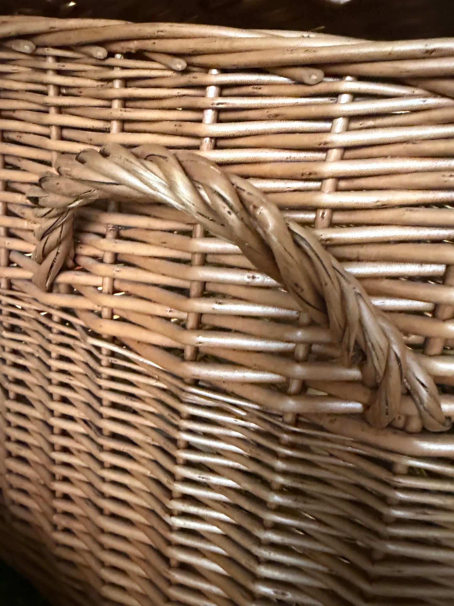 HAMPER