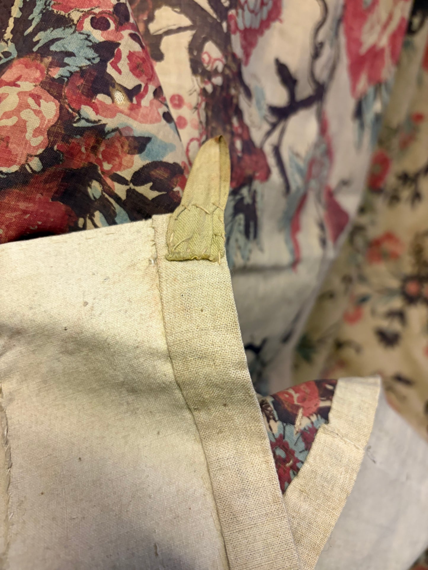ANTIQUE TEXTILE
