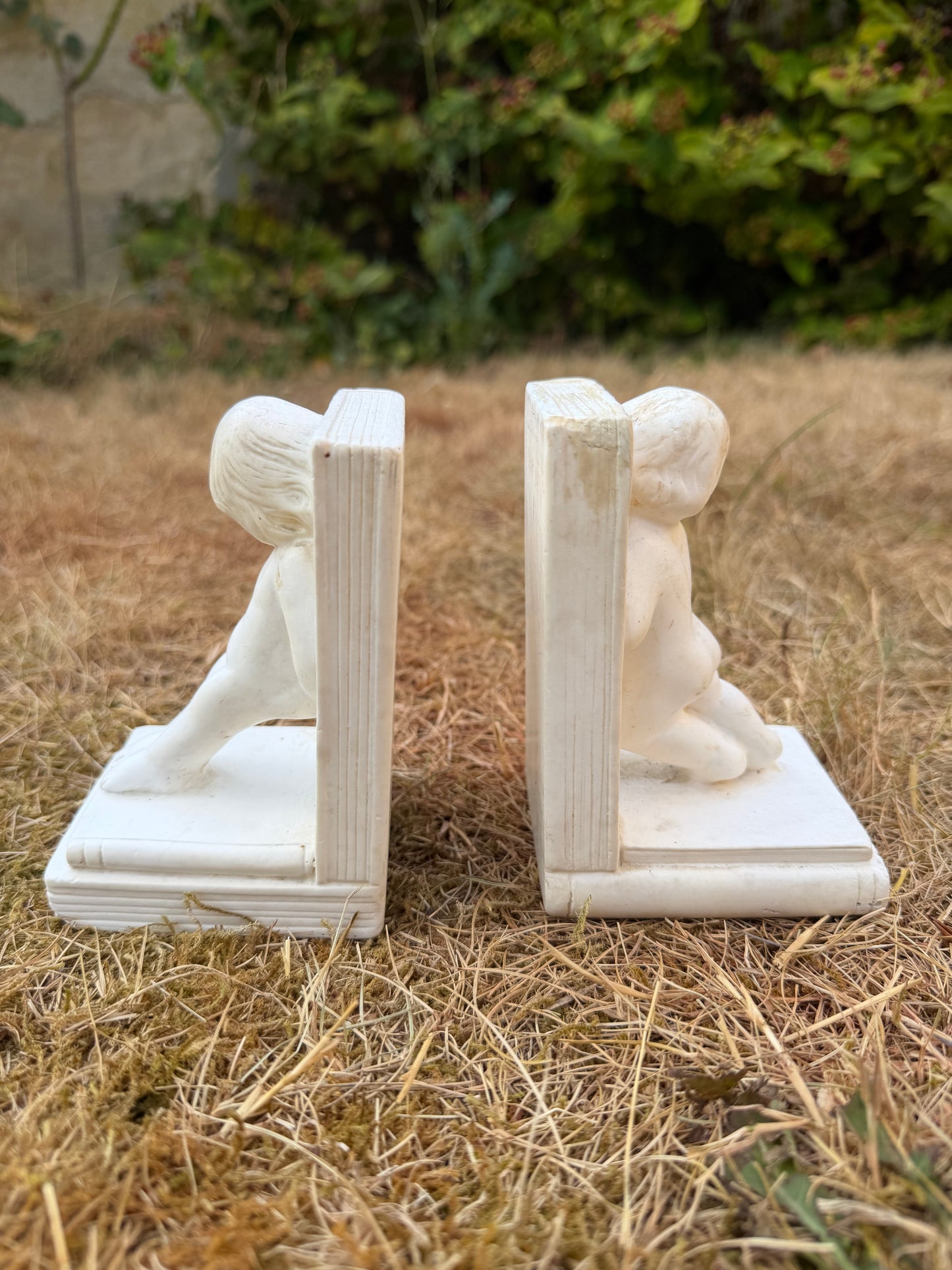 BOOKENDS