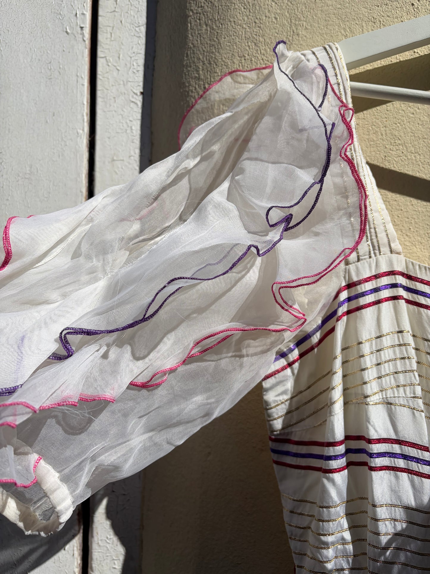 VINTAGE DRESS