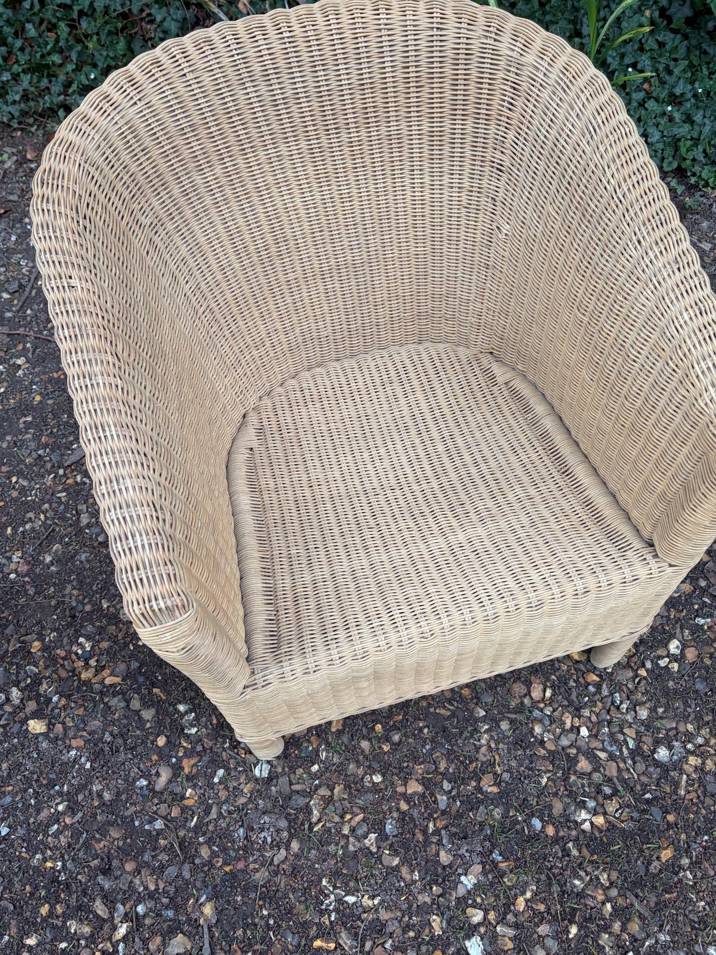 WICKER CHAIR