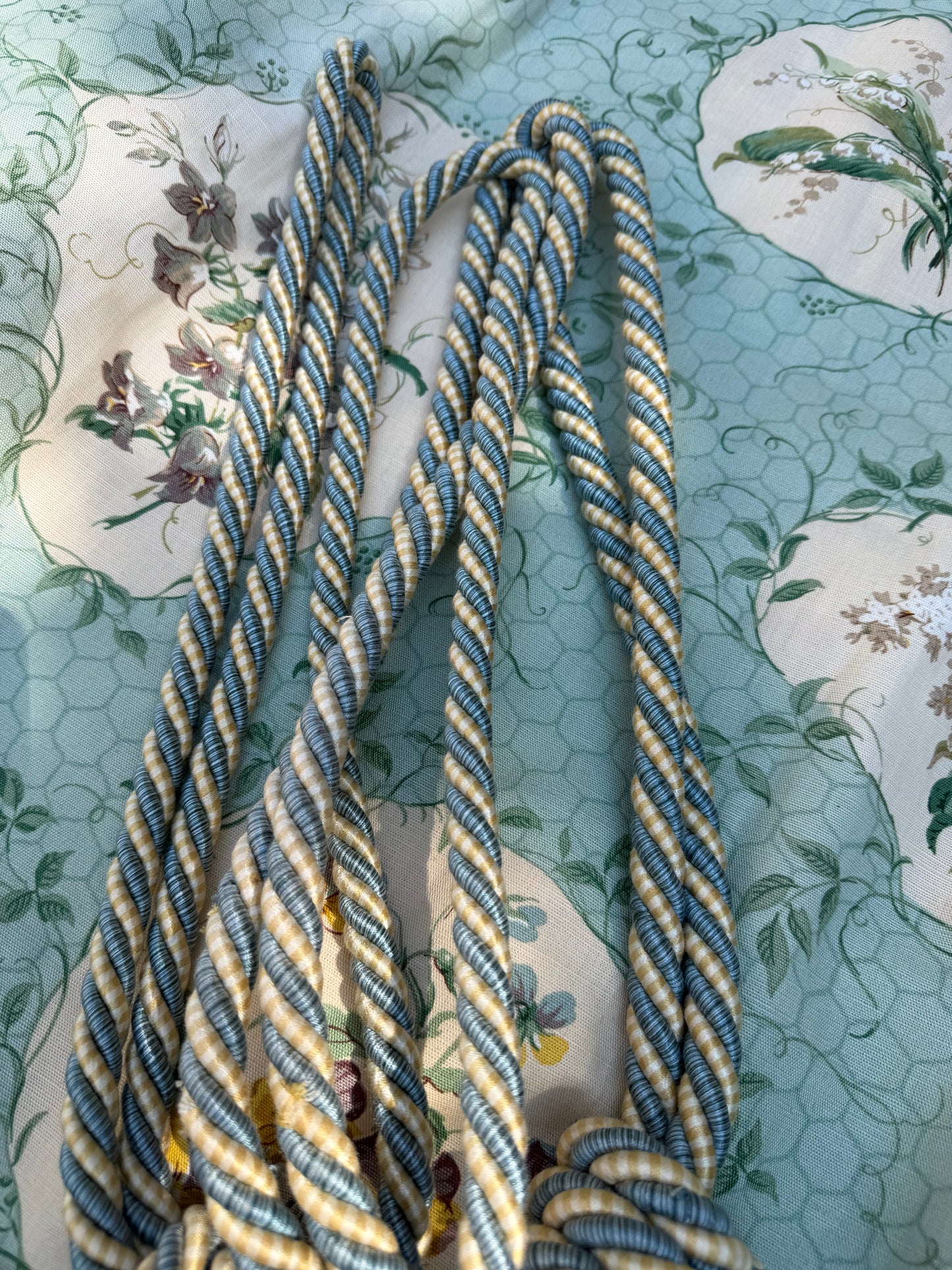 CURTAIN TIE BACKS
