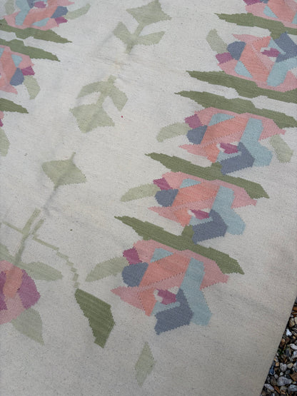 LARGE PALE RUG