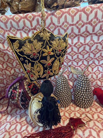 UNUSUAL DECORATIONS