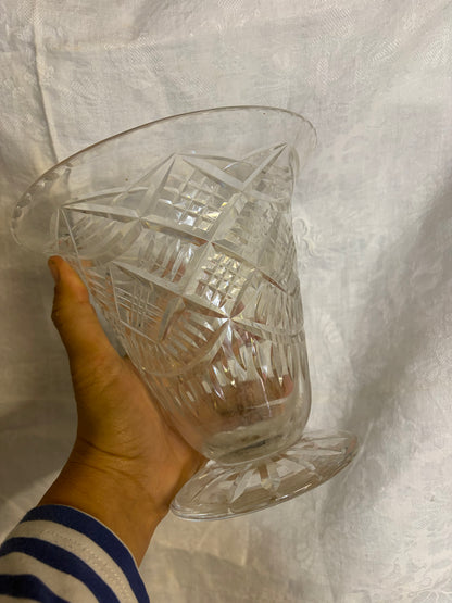 GLASS VASE