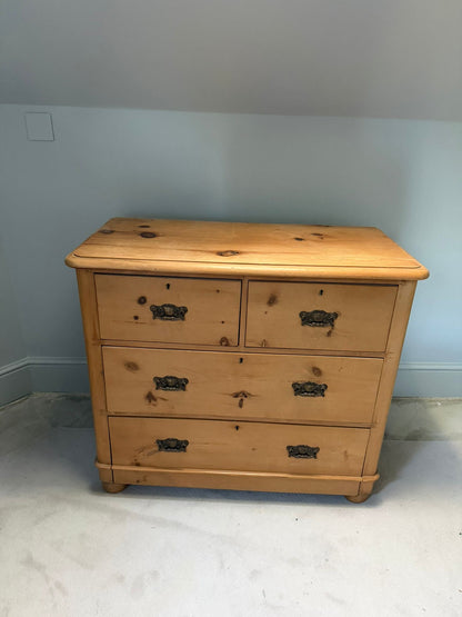 CHEST OF DRAWERS