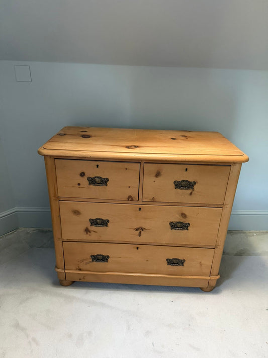 CHEST OF DRAWERS