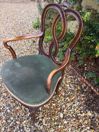 ANTIQUE CHAIR