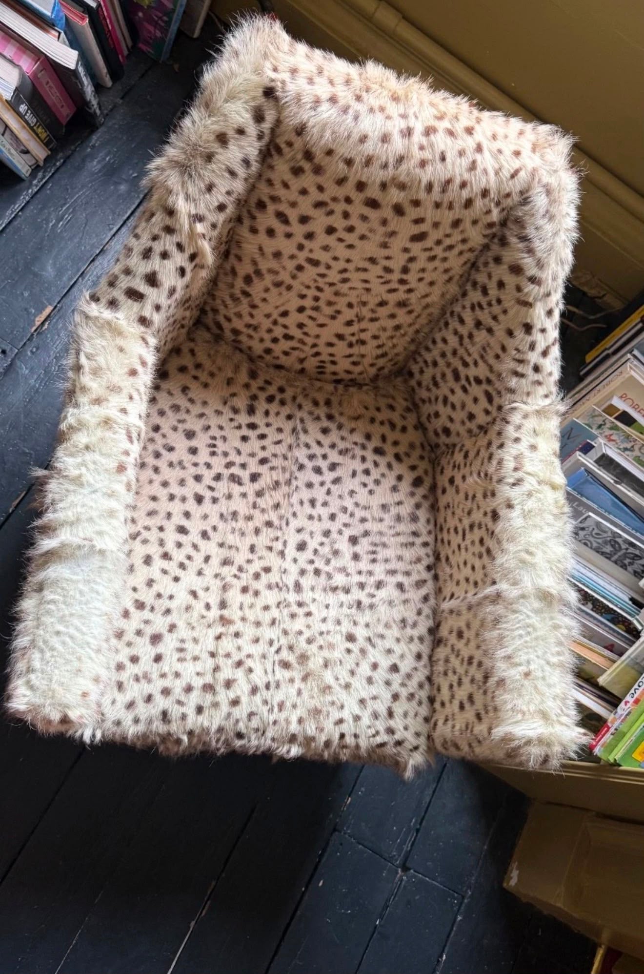 OKA CHAIR