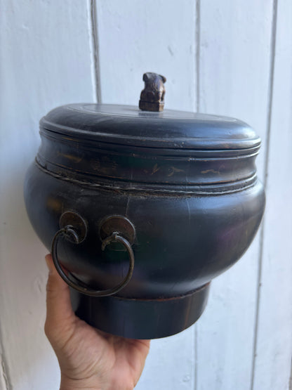 LARGE POT