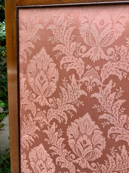 ANTIQUE SCREEN