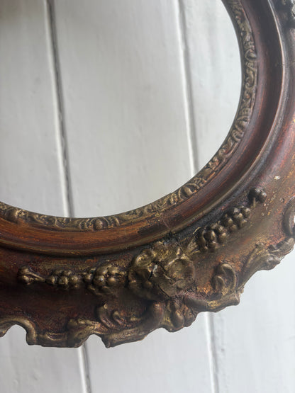 OVAL FRAME