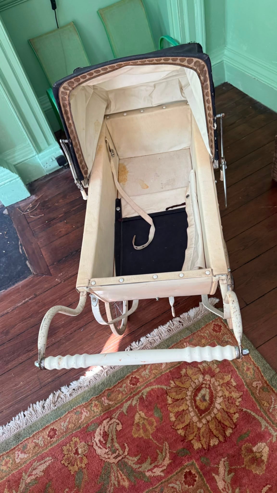 ANTIQUE PRAM