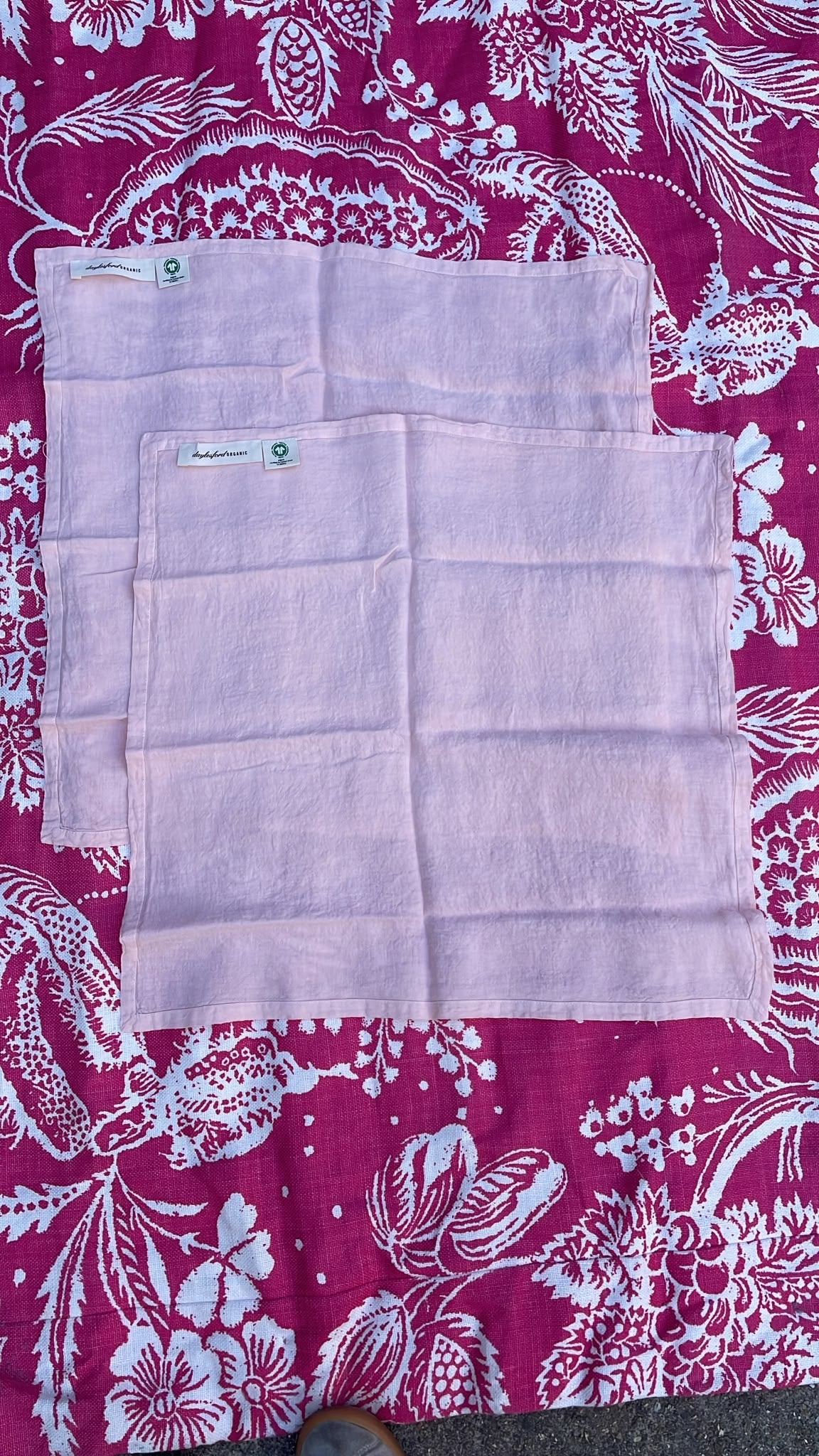 LINEN NAPKINS