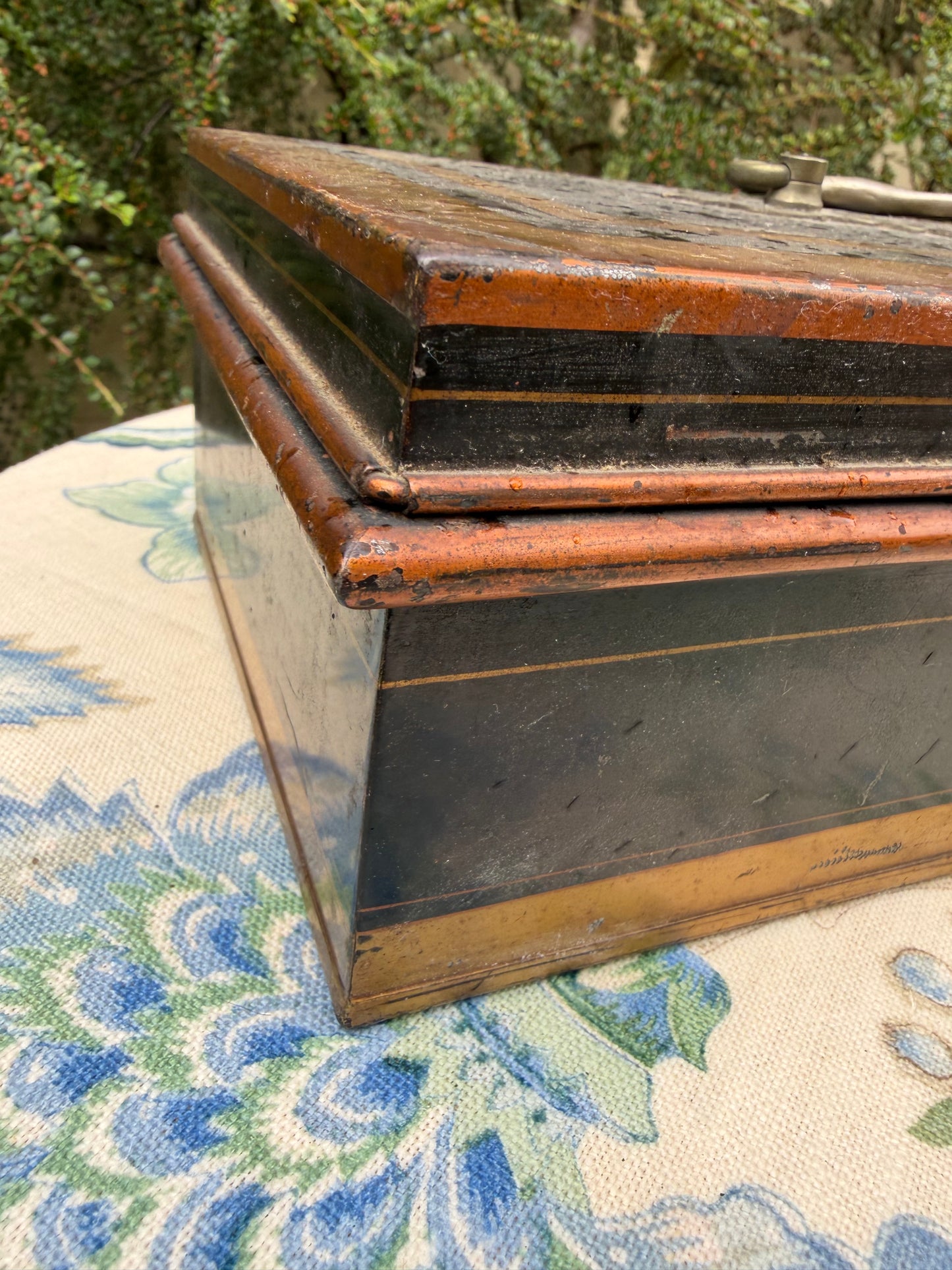 MONEY BOX