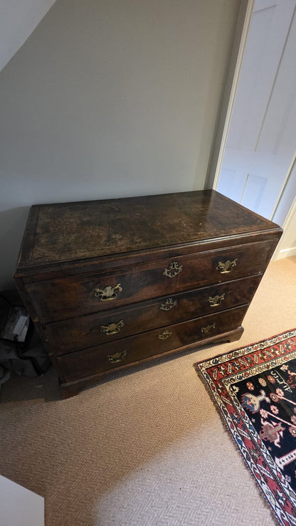 CHEST OF DRAWERS