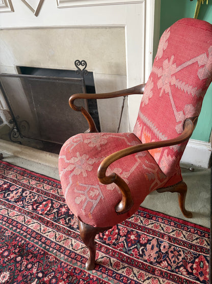 ANTIQUE CHAIR