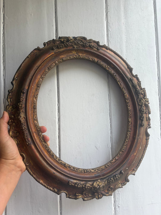 OVAL FRAME
