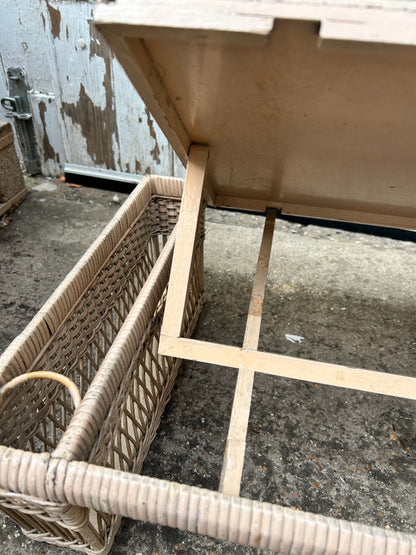 WICKER TRAY