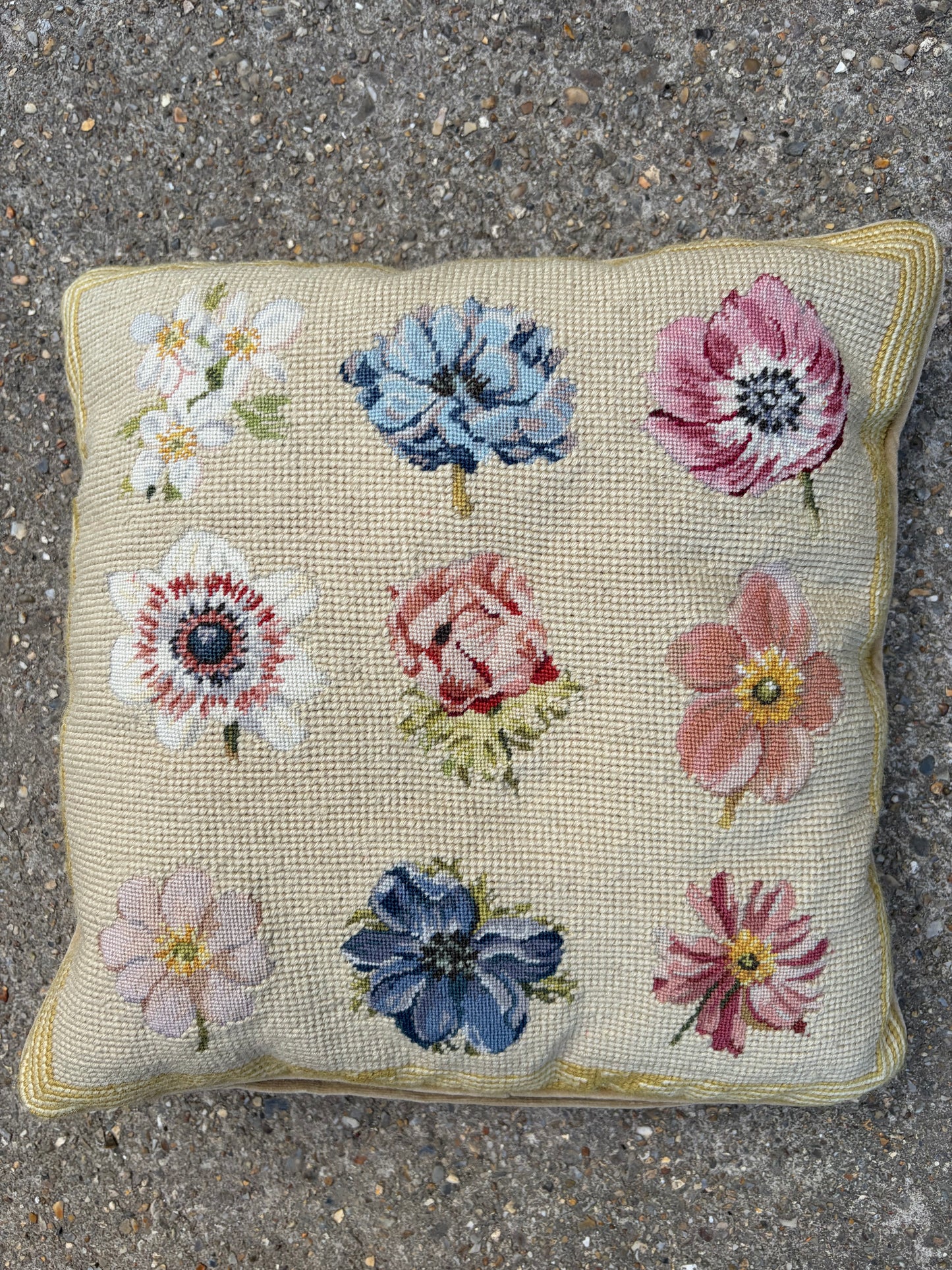 TAPESTRY CUSHION