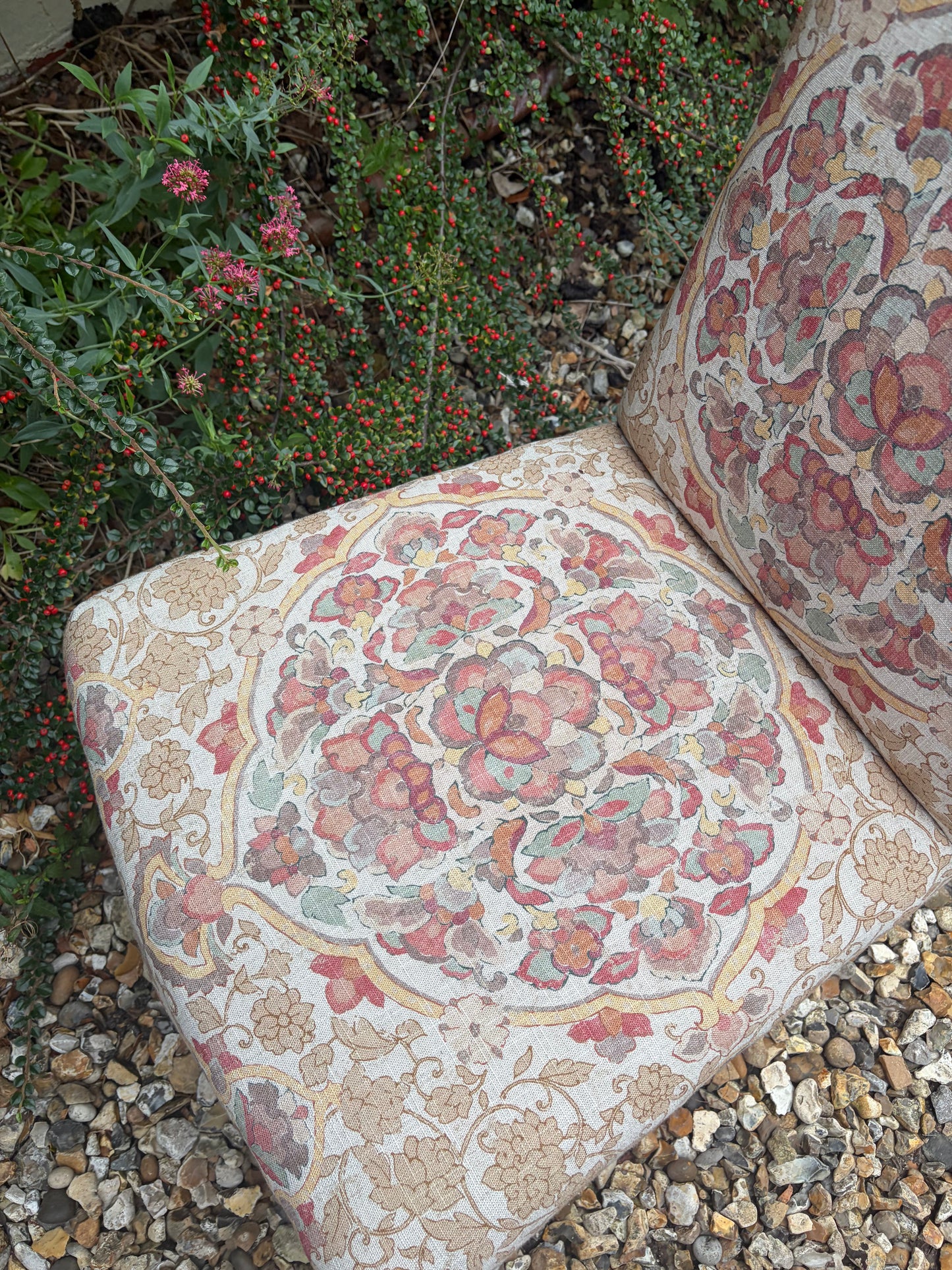 SLIPPER CHAIR