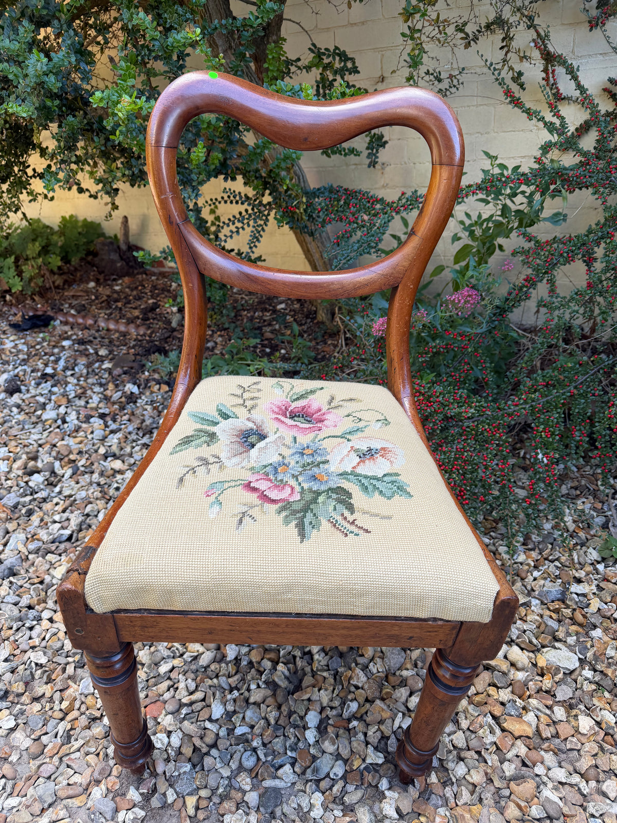 BALLOON BACK CHAIR