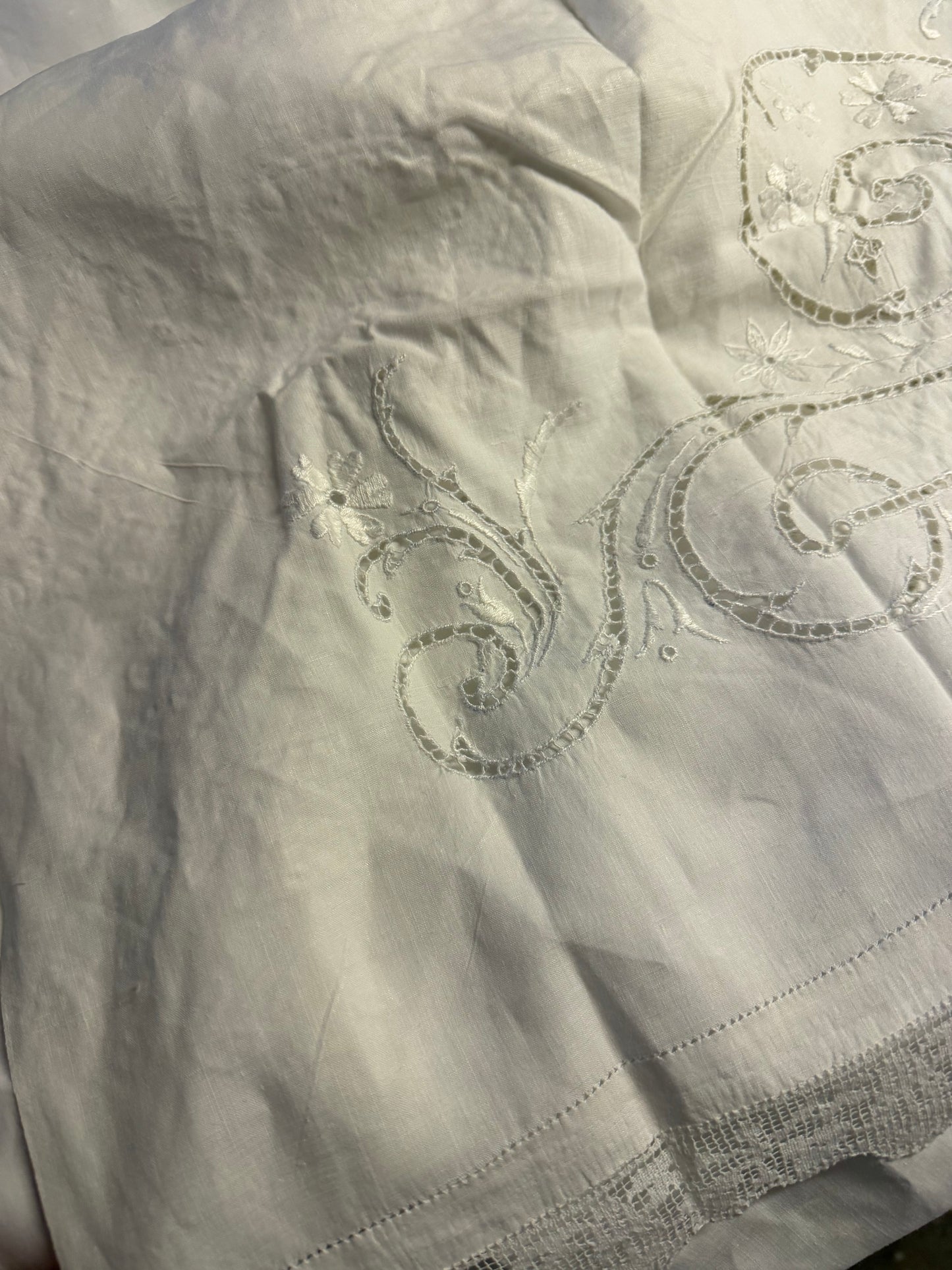 EMBROIDERED TOP SHEET