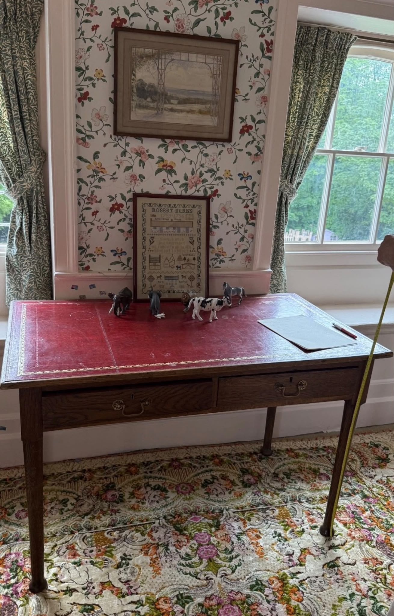 DESK