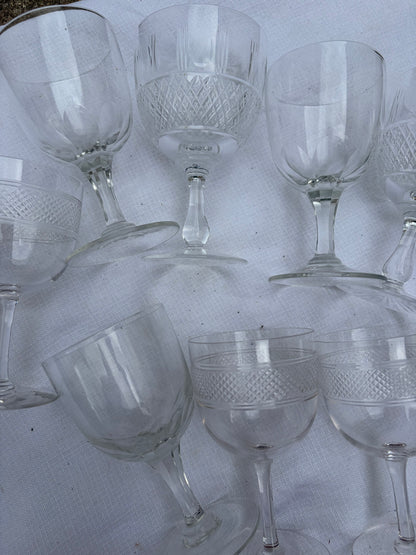 10 SMALL WINE GLASSES
