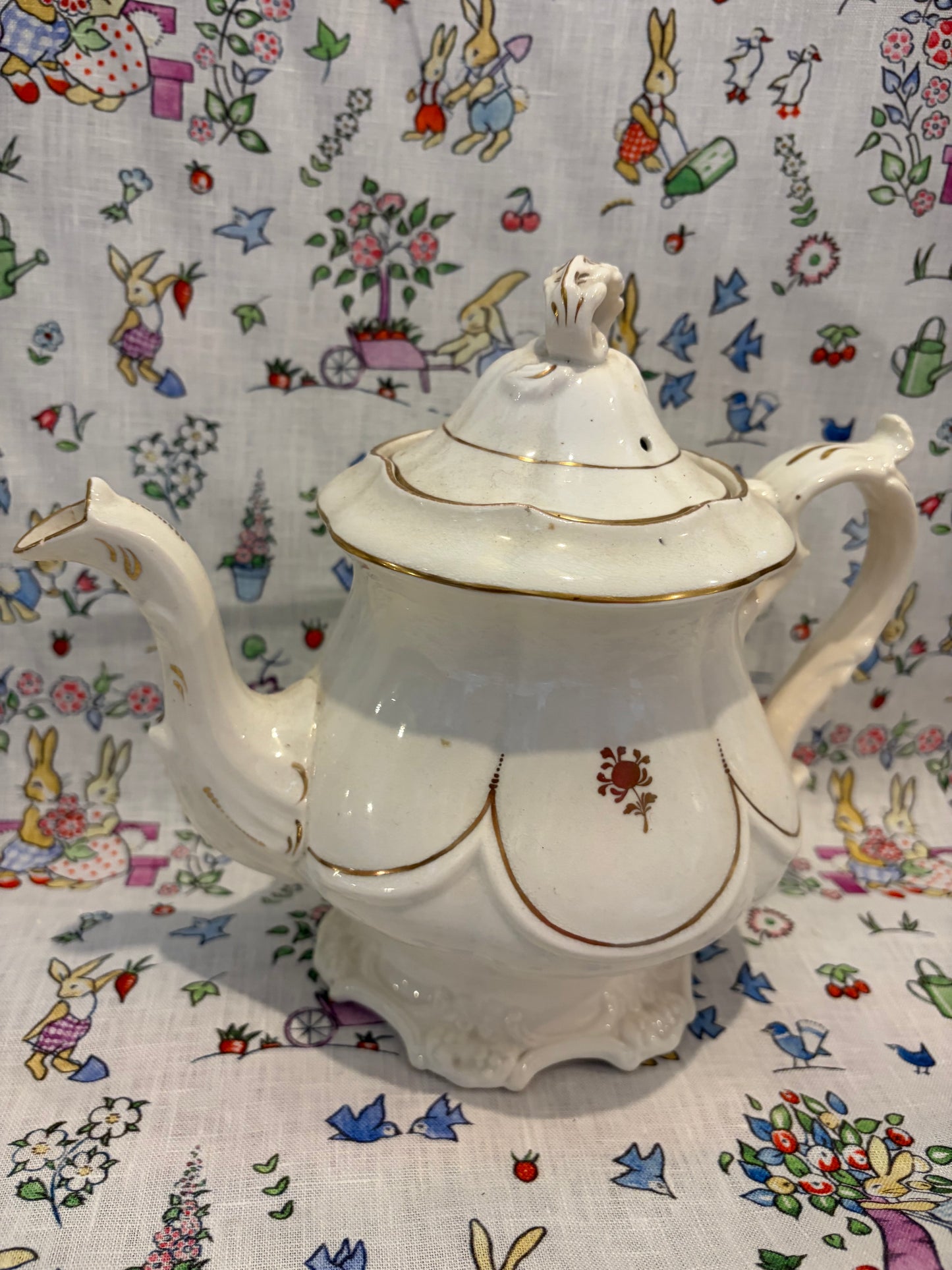 VINTAGE TEAPOT