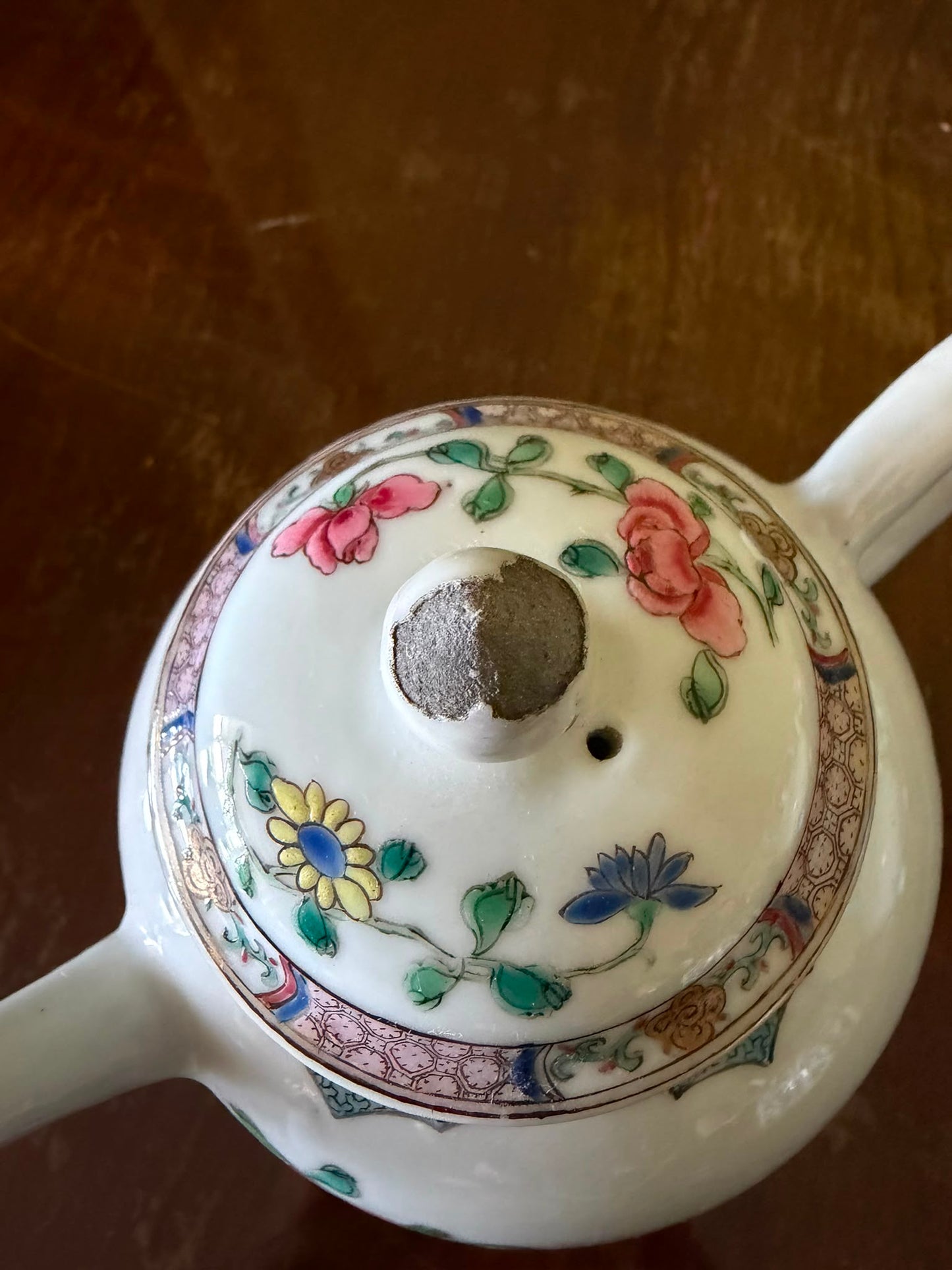 10 COLLECTABLE PIECES
