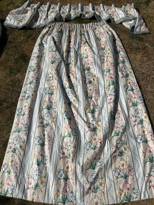 CURTAINS AND PELMET