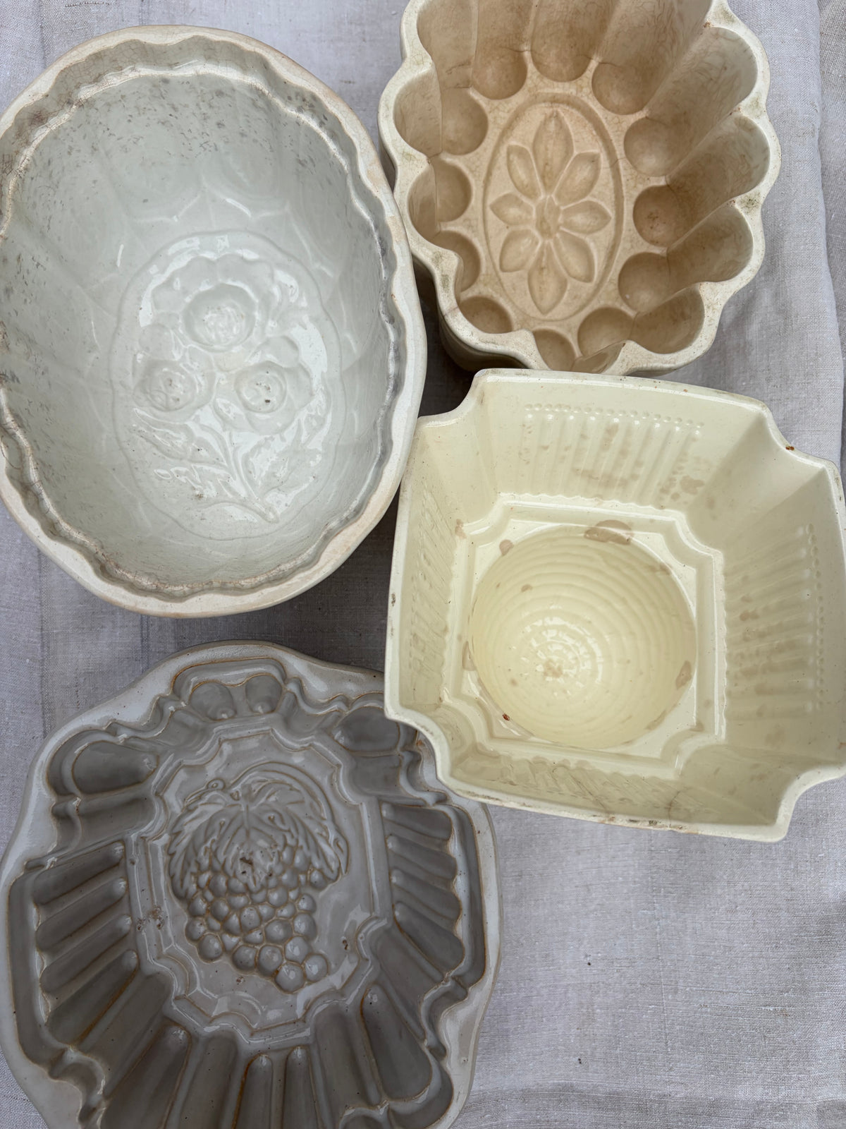 4 JELLY MOULDS