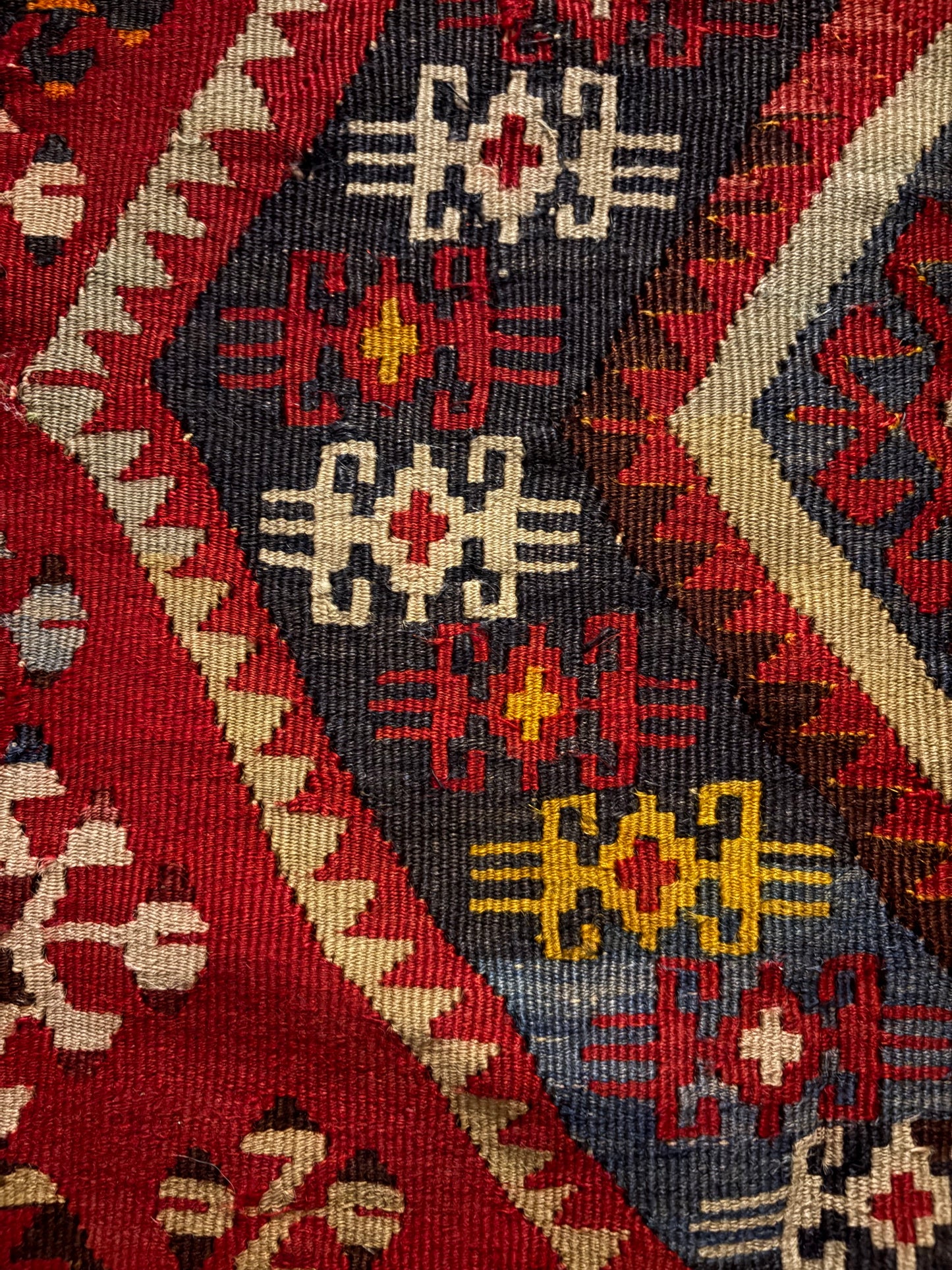 ANTIQUE KILIM