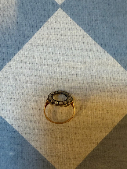 ANTIQUE DIAMOND RING