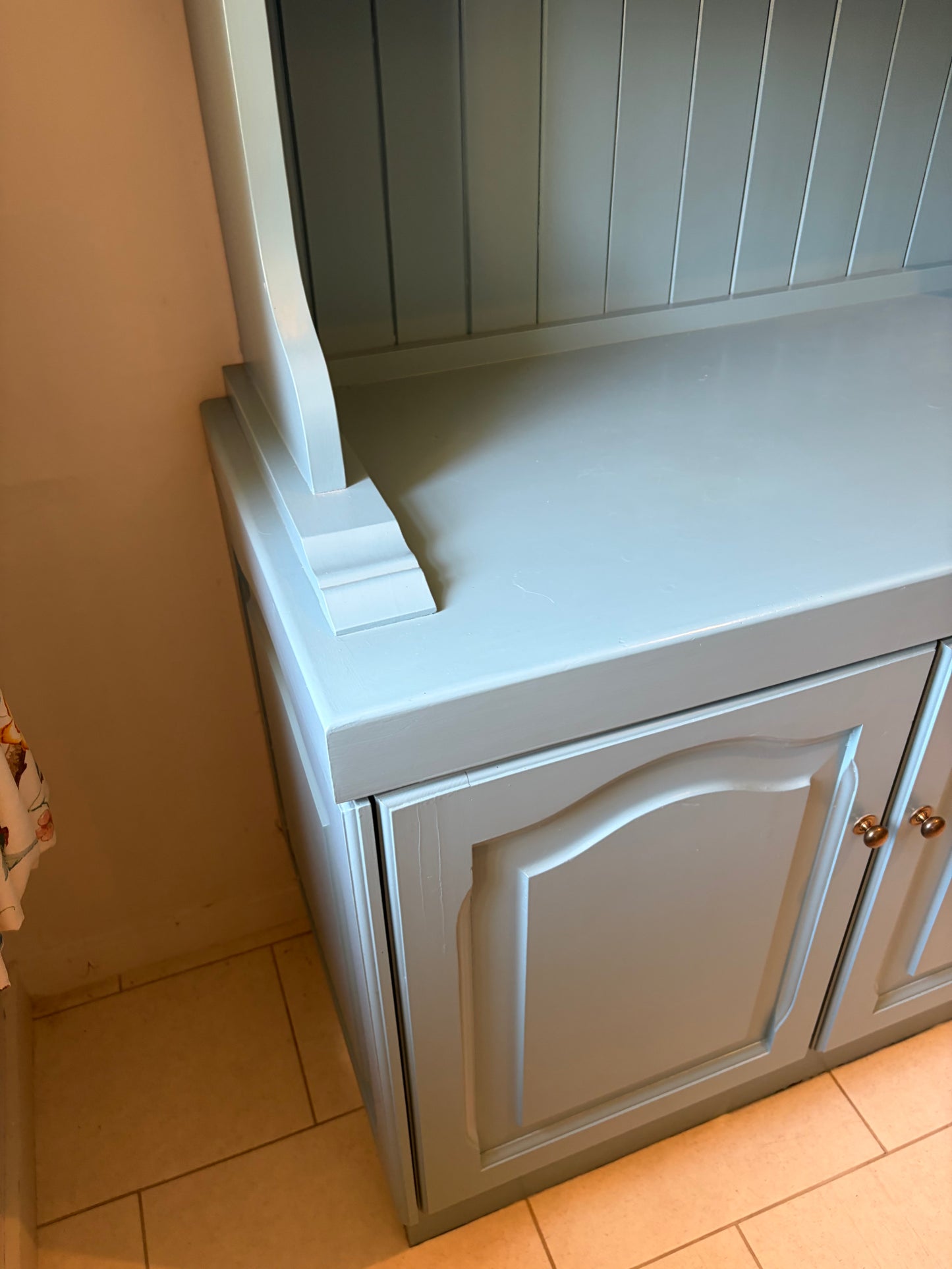 DRESSER