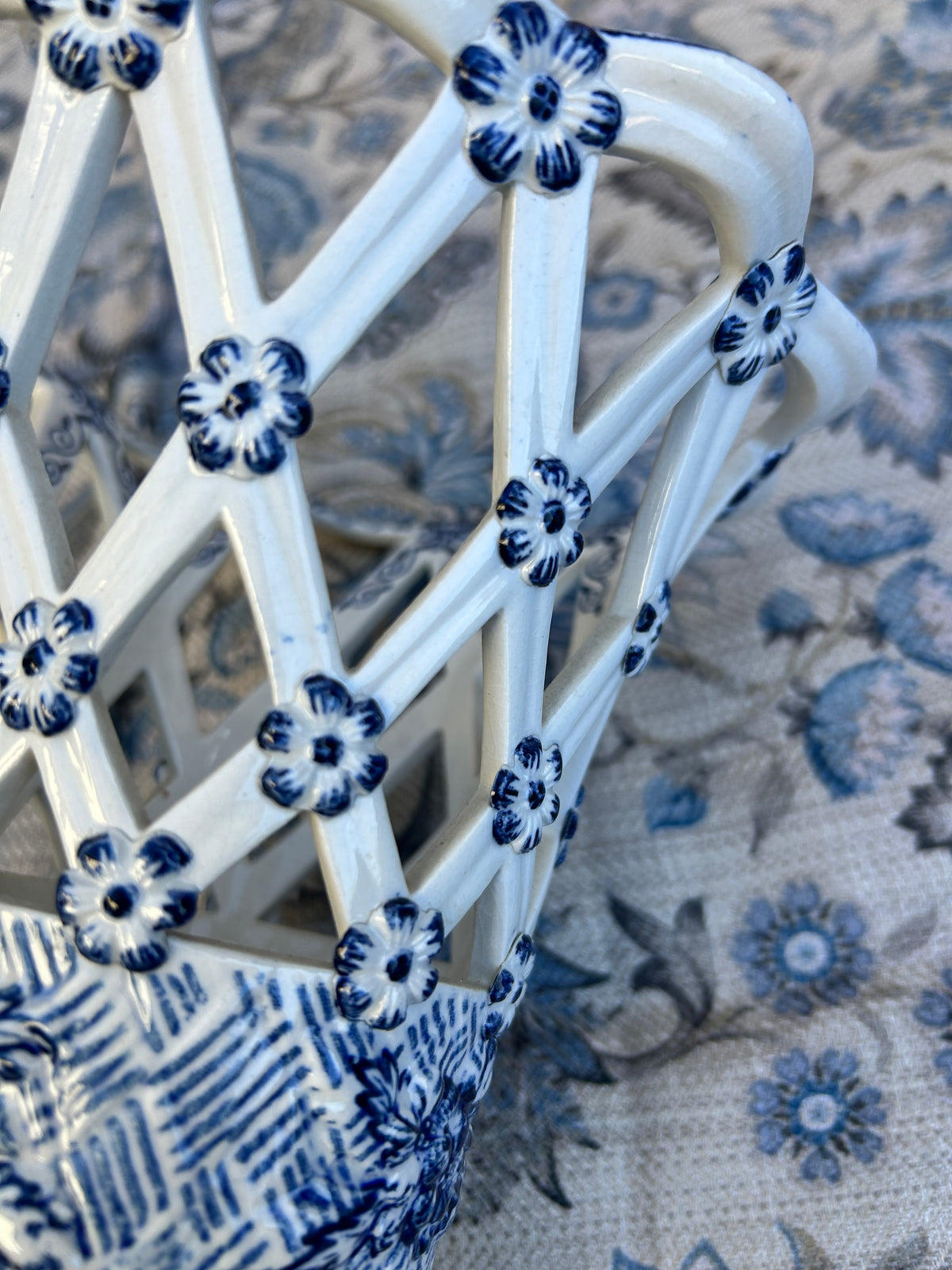 LACE VASES