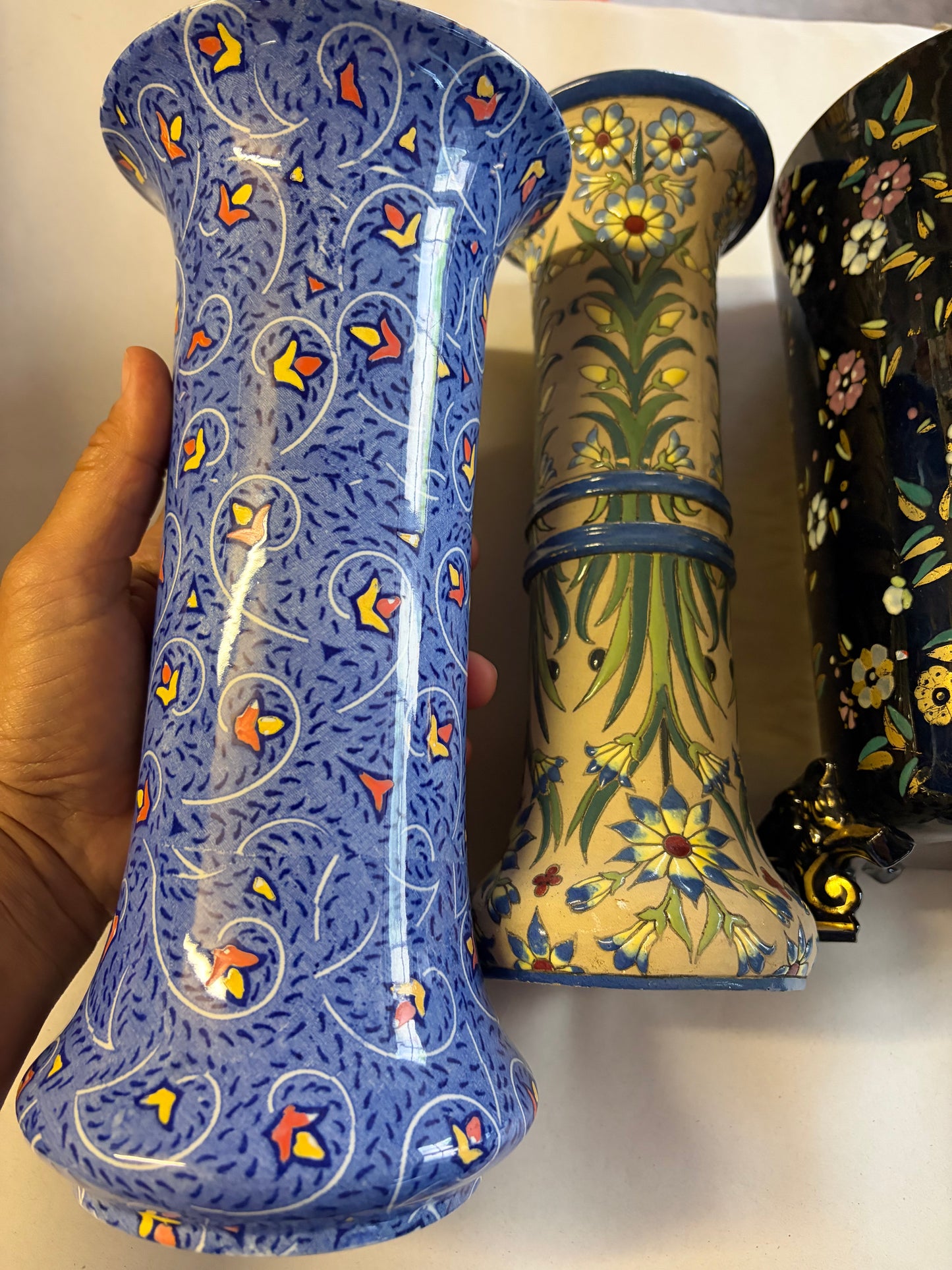 X 3 VASES