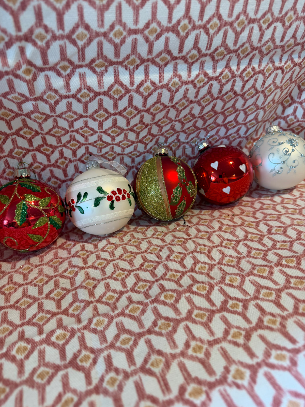 BAUBLES