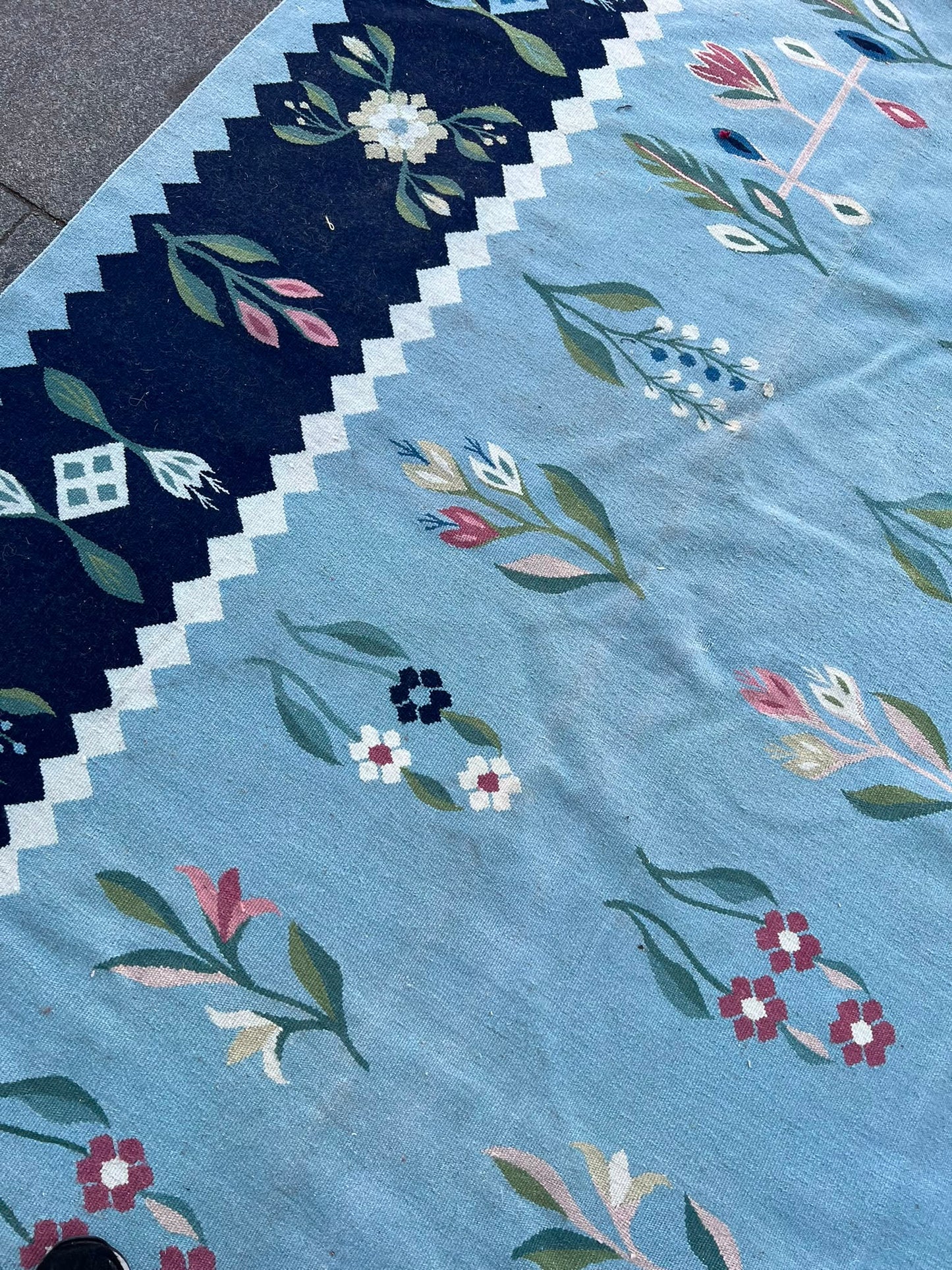 FLORAL RUG