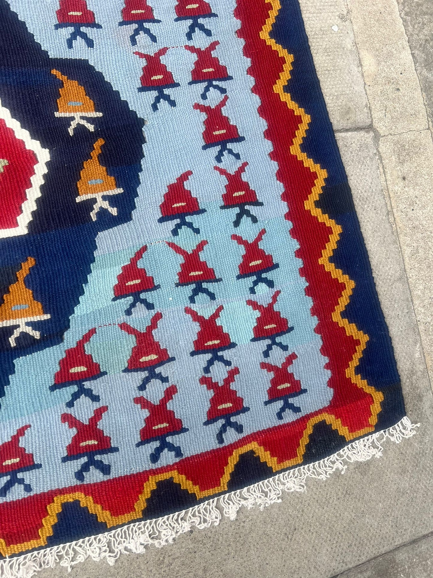 KILIM RUG