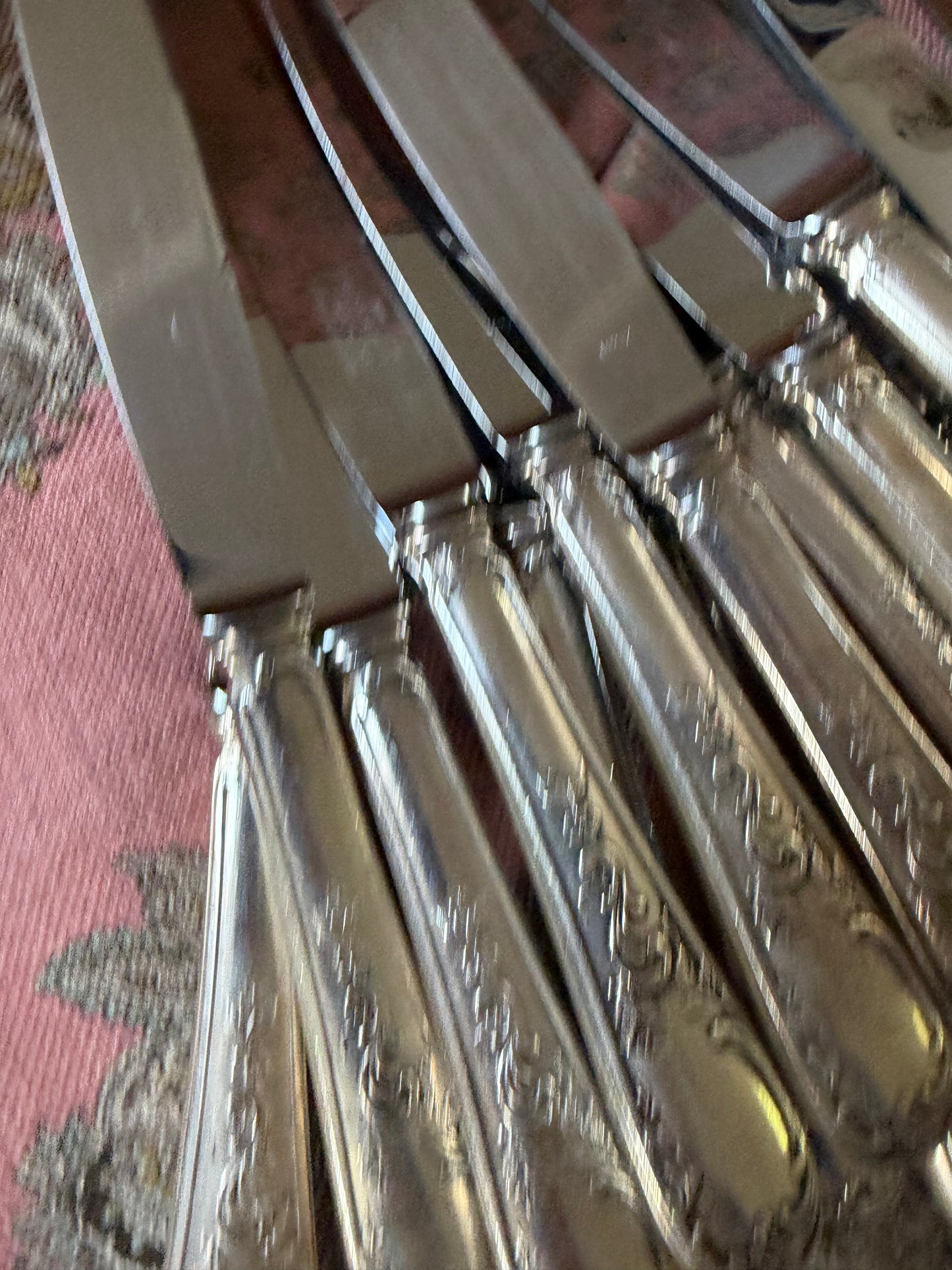 21 KNIVES