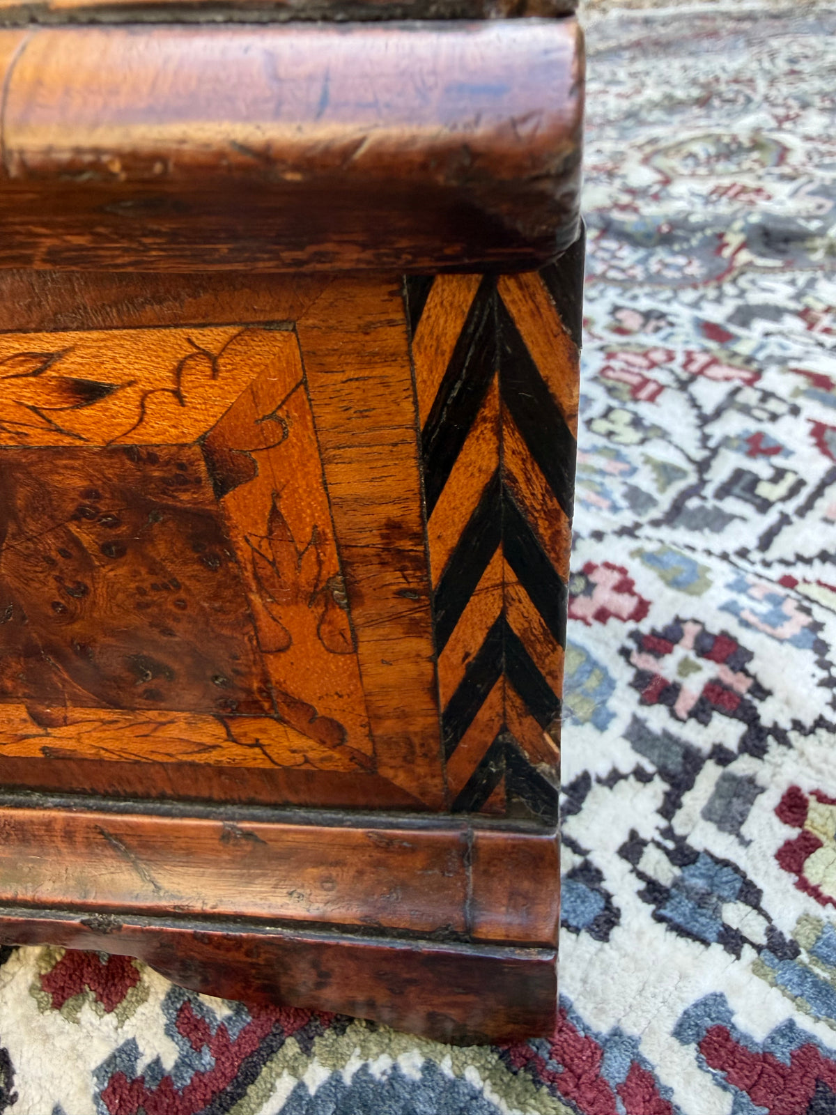 ANTIQUE WALNUT BOX