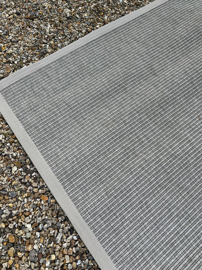 GREY RUG